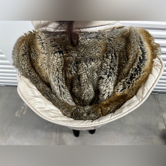 Women’s winter jacket / coat white size Small - Picture 3 of 6